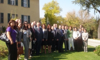 study_tour_08_group_picture.jpg