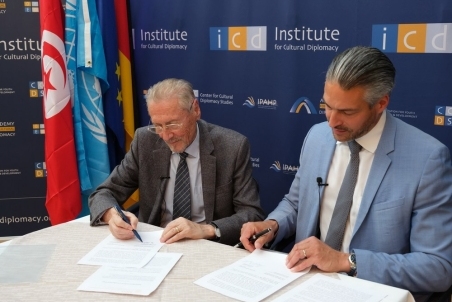 Emil Constantinescu 015.jpg