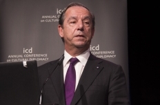 Lawrence Gonzi_3.jpg