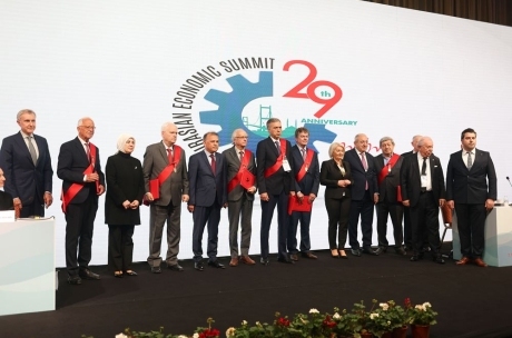 202605-ees-eurasia-group02.jpg