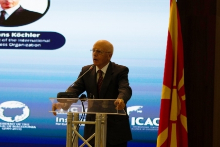 Hans Koechler01.jpg