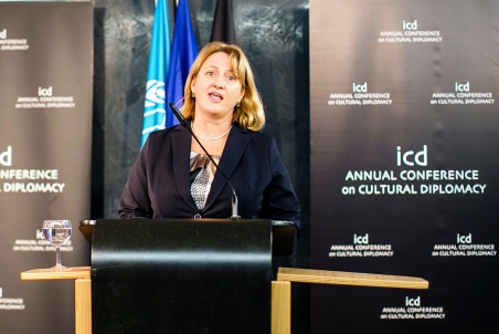Gabriela_Bogasiu_Annual2016.jpg
