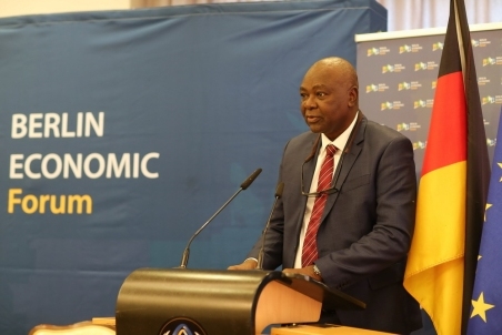 IgweobiAnietomchuzi01.jpg