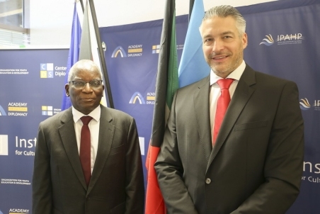 Derek_Lakudzala_003.jpg