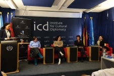 EconomicForum103.jpg