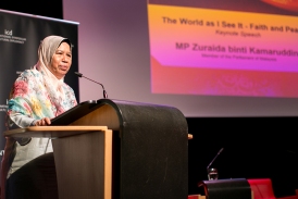 Zuraida_binti_Kamaruddin_Arab_World_2016.jpg