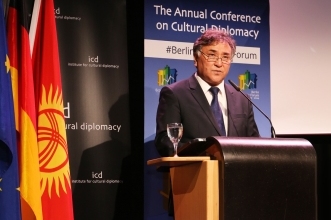 otorbaev.jpg