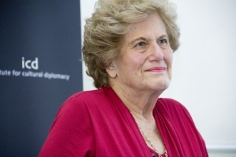 Lisa Palmieri.jpg