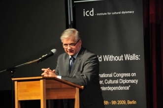 Wlodzimierz Cimoszewicz.jpg