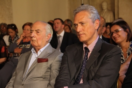103.jpg