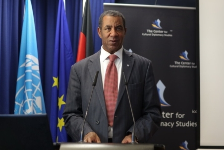 EconomicForum164.jpg
