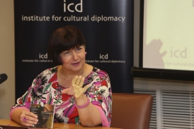 Simona Miculescu.jpg