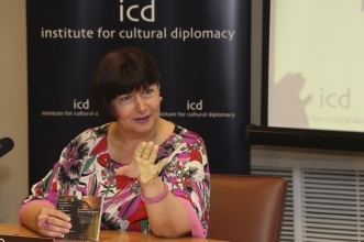 Simona Miculescu.jpg