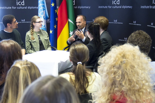 2d81ca4cd9003864945aae1873b9540e.jpg