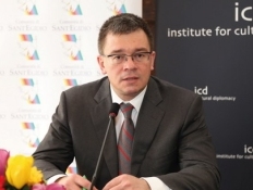 Mihai Razvan Ungureanu.jpg
