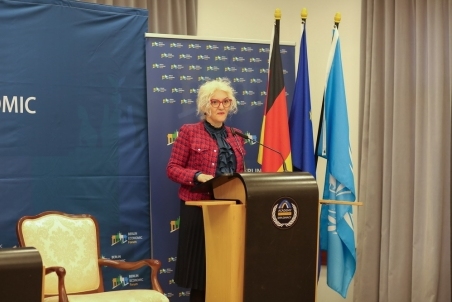 EtlevaKadilli03.jpg