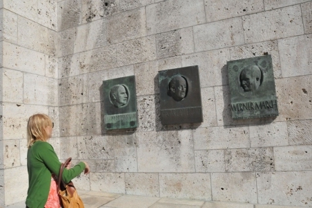 05-007.jpg