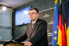 Mihai_Razvan_Ungureanu_Annual2016.jpg