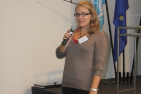 077.jpg