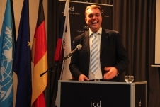 Laris Gaiser 02.jpg