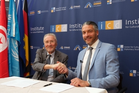 Emil Constantinescu 014.jpg