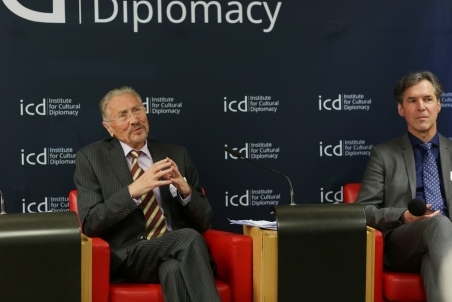 Emil Constantinescu 02.jpg