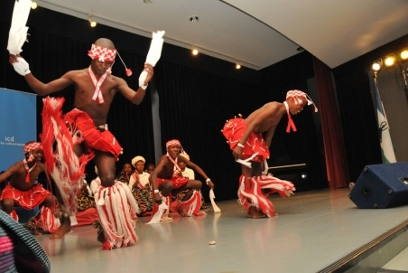 20090609_Lesotho_Traditional_Dance_DSC_9534.jpg