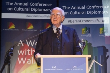 Robert Worcester.jpg