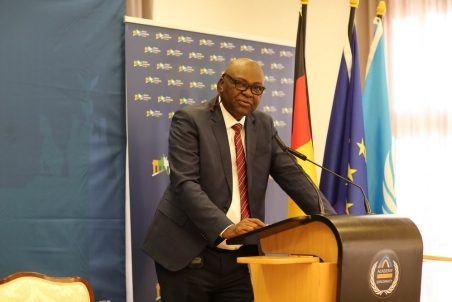 IgweobiAnietomchuzi02.jpg