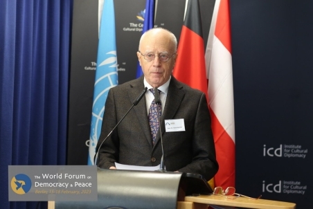 Hans-Köchler 01.jpg