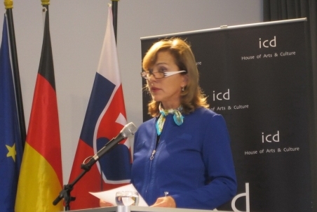 Olga Algayerova.jpg