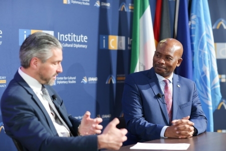 EconomicForum049.jpg