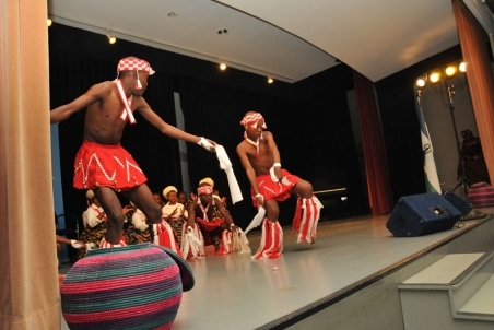 20090609_Lesotho_Traditional_Dance_DSC_9529.jpg
