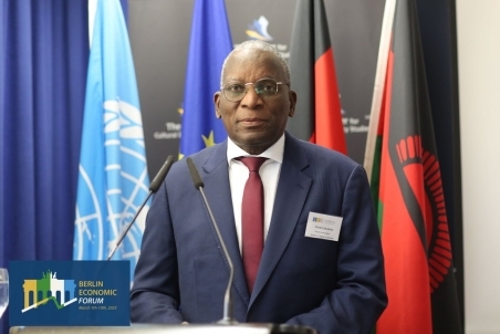 Derek Lakudzala 01.jpg