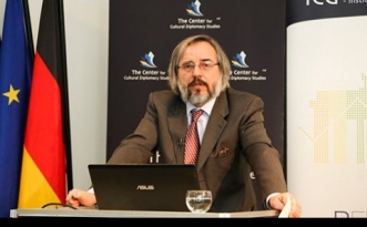 Aldo Ravazzi Douvan.jpg