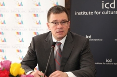 Mihai Razvan Ungureanu.jpg