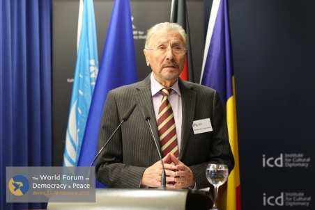 Emil Constantinescu 01.jpg