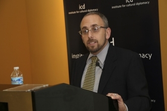 Larry Schugam.jpg