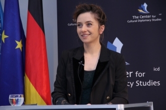 cosmina_stratan.jpg
