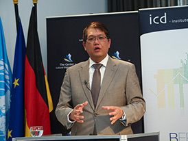 Michael Sik Yuen_tn.jpg