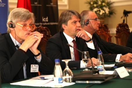 136.jpg