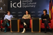 EconomicForum106.jpg