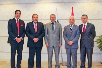 2012_ICD-Peace-Delegation-to-Israel_600x600-s4q95.jpg