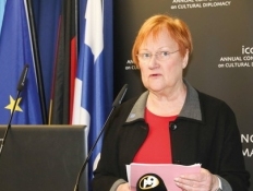 Tarja-Halonen-.jpg