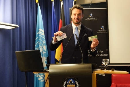 EconomicForum133.jpg