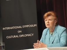 Vaira Vike-Freiberga.jpg