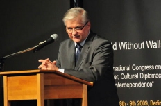 Wlodzimierz Cimoszewicz.jpg