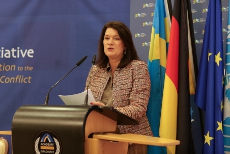 AnnLinde05.jpg