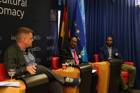 EconomicForum200.jpg