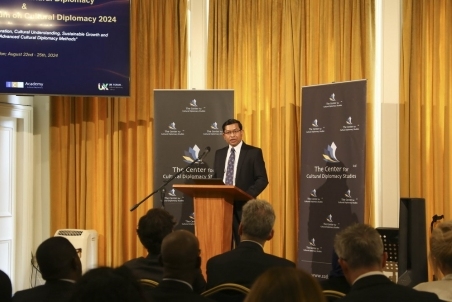 Minister Win Zeyar Tun (3).jpg